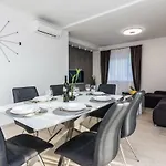 Villa Rossa *