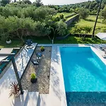 Villa Rossa *