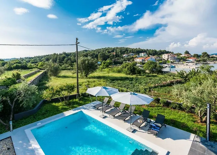 Rossa Villa *