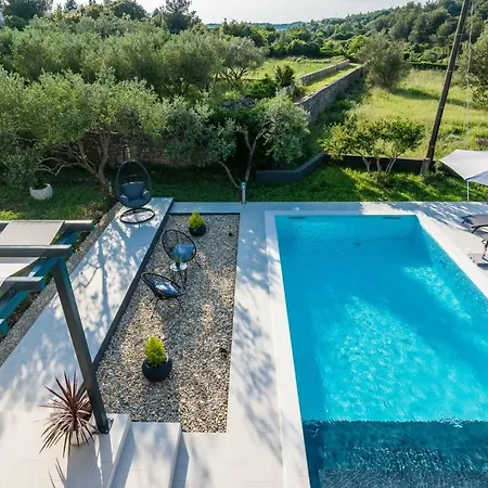 Villa Rossa *