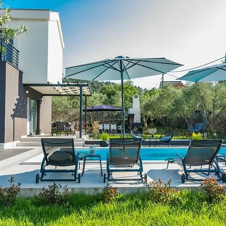Rossa Villa